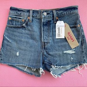 NWT Levi’s Wedgie Denim Jean Shorts - Sz 27